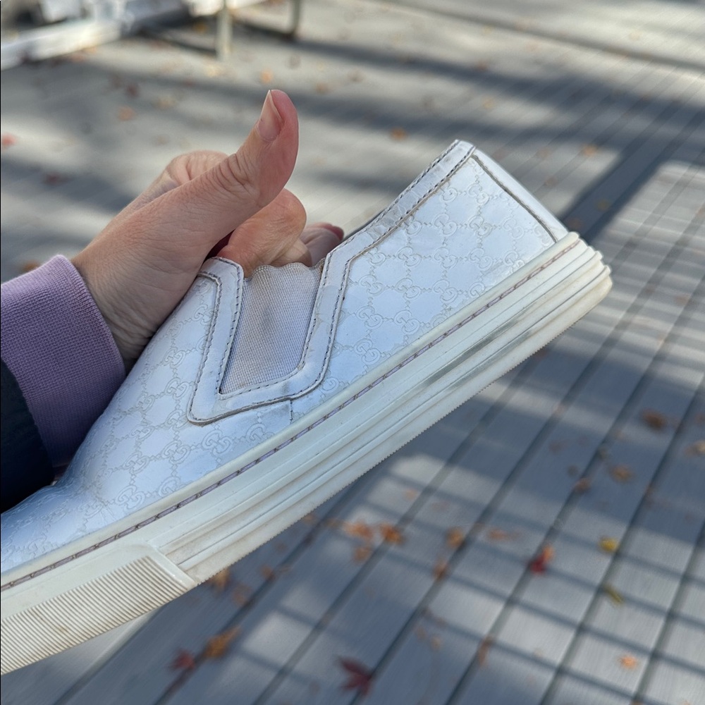 Gucci White Microguccissima Pattern Leather Sneakers w free  Gucci wristlet - Picture 2 of 16